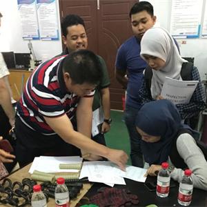 2018.07.12Malaysia customers come to SUYU to inspect the SKL12 rail fastening